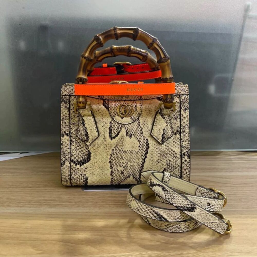 Gucci Women Pre-Loved Bag Very Good Condition